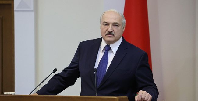 Лукашенко: Я власть никому не отдам